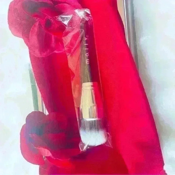 MALLY Beauty's Face Brush - Picture 2 of 2